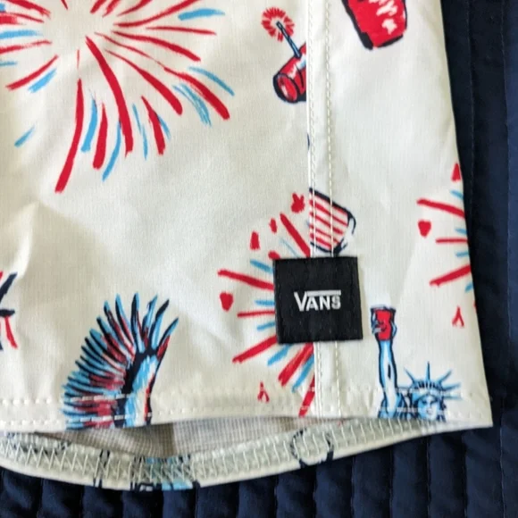 Vans Men 28 Waist NWT Era Boardshort American Fourth of July 042025 - Picture 9 of 9